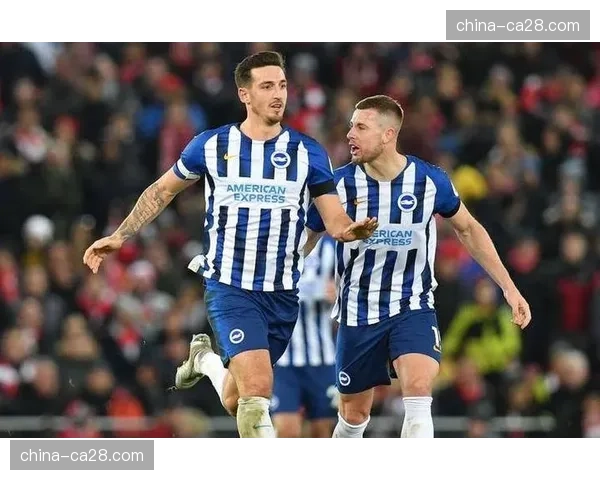 布莱顿vs水晶宫比赛中，VAR判定引发广泛讨论，相关话题登上社交媒体热搜