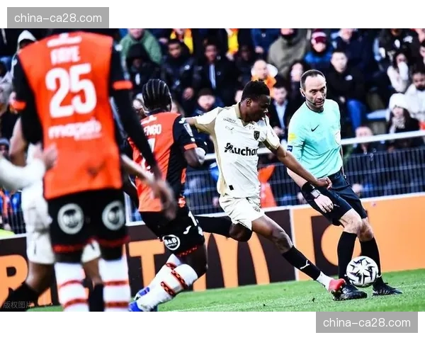 朗斯5-1大胜昂热，进攻火力全面爆发